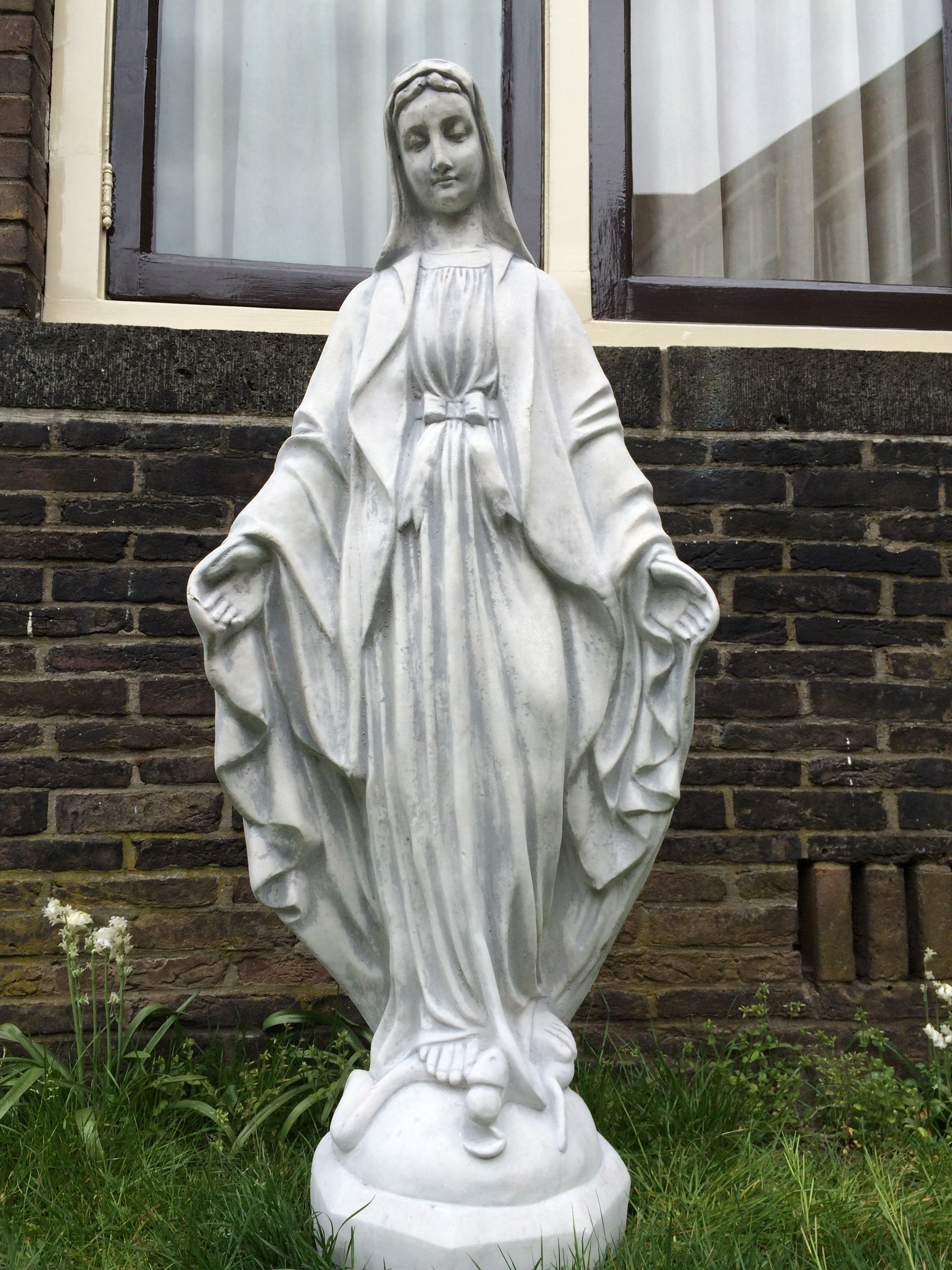 Große Maria Garten Statue, massivem Steinguss, schön detaillierte Statue.