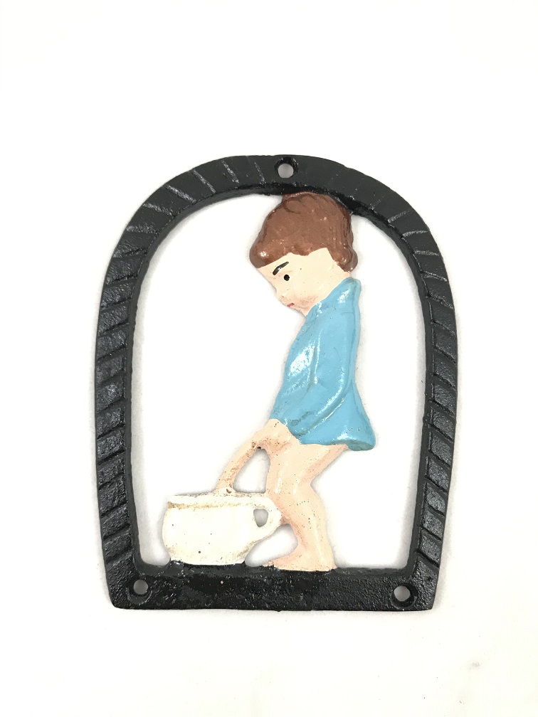 Satz von Toilettenschildern eines Jungen und eines Mädchens, Metall in Farbe