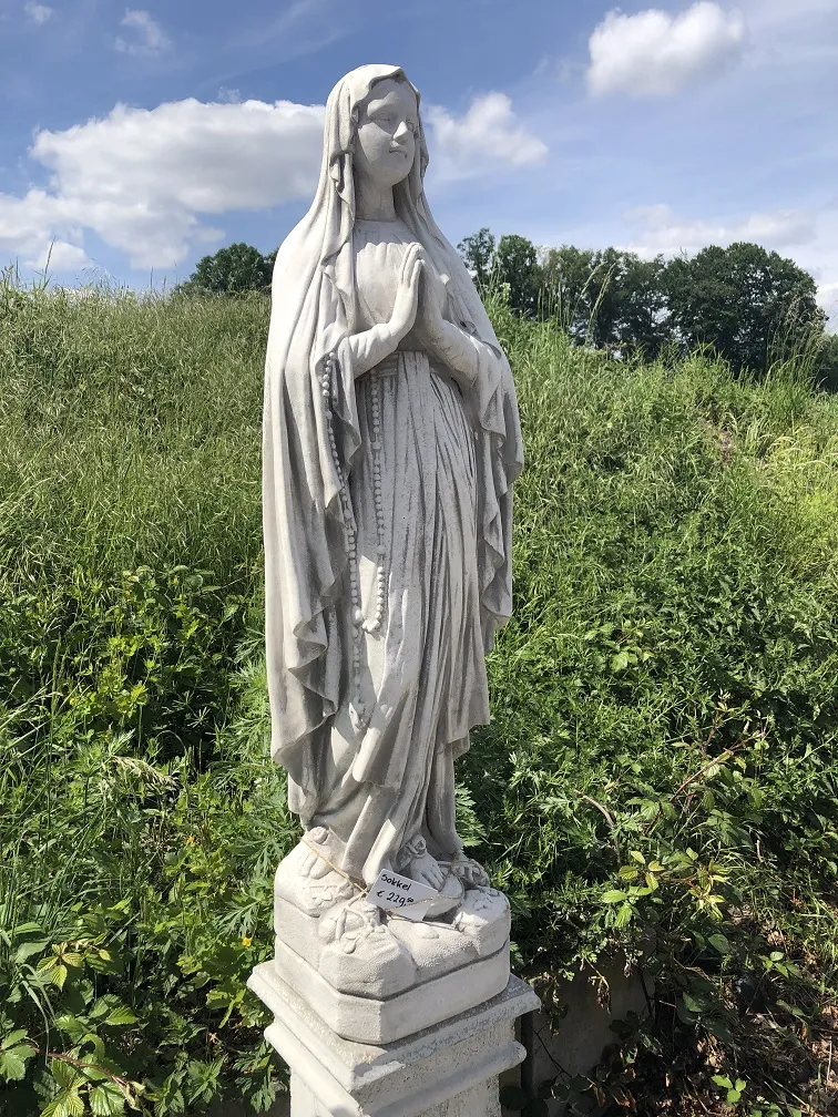 Maria - stenen beeld - 130 cm - klassiek wit - in detail
