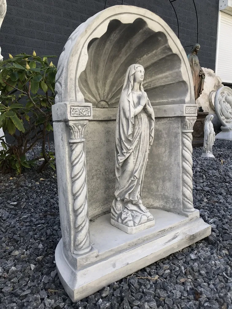 Biddende Maria in kapel - stenen beeld - 44 cm - klassiek