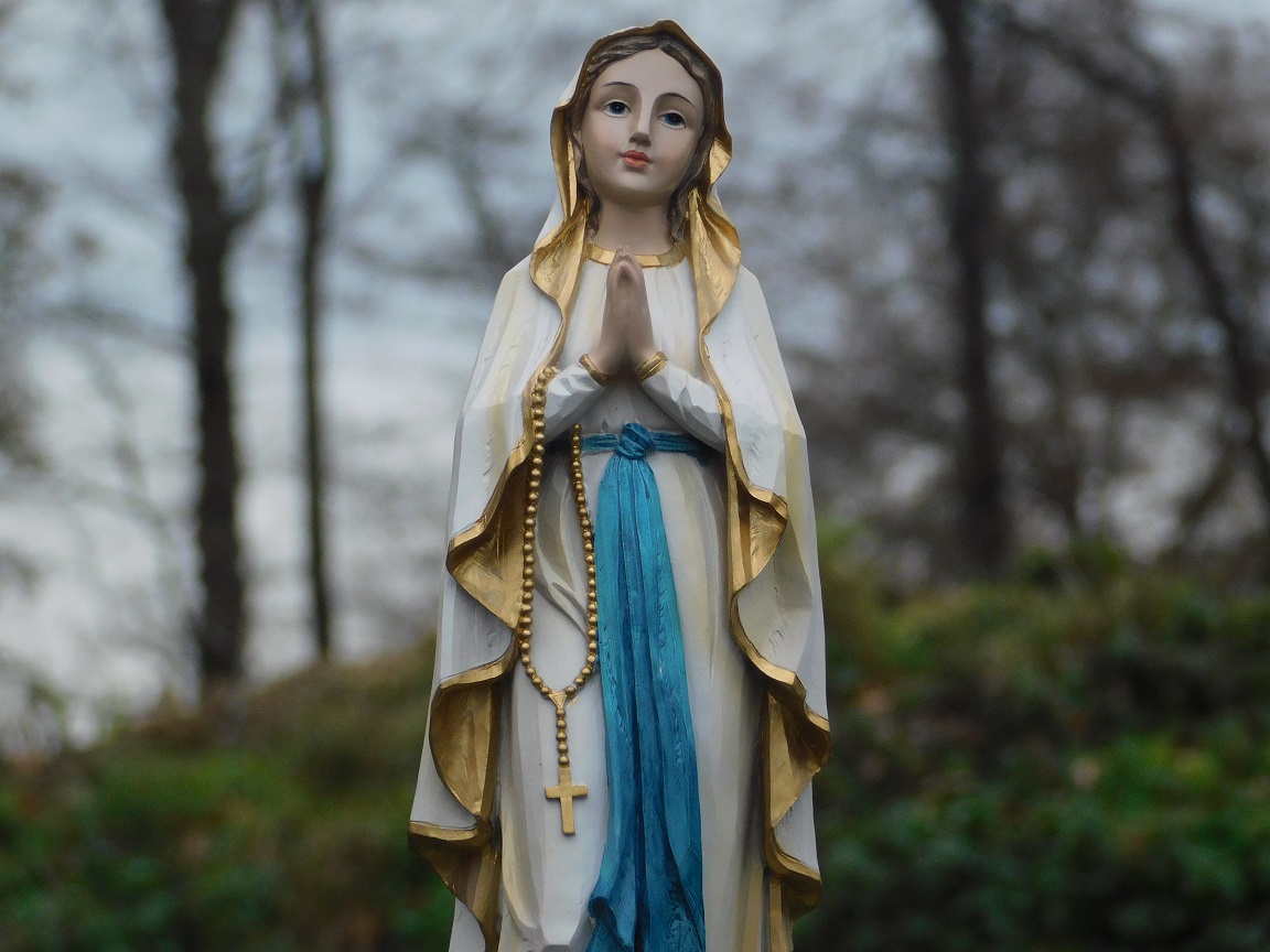Kirchenstatue, Maria mit Rosenkranz, Gartenstatue, groß