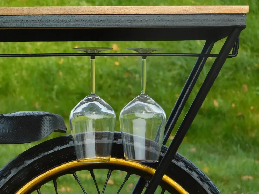 Table d'appoint moto – table de bar industrielle avec casier à vin