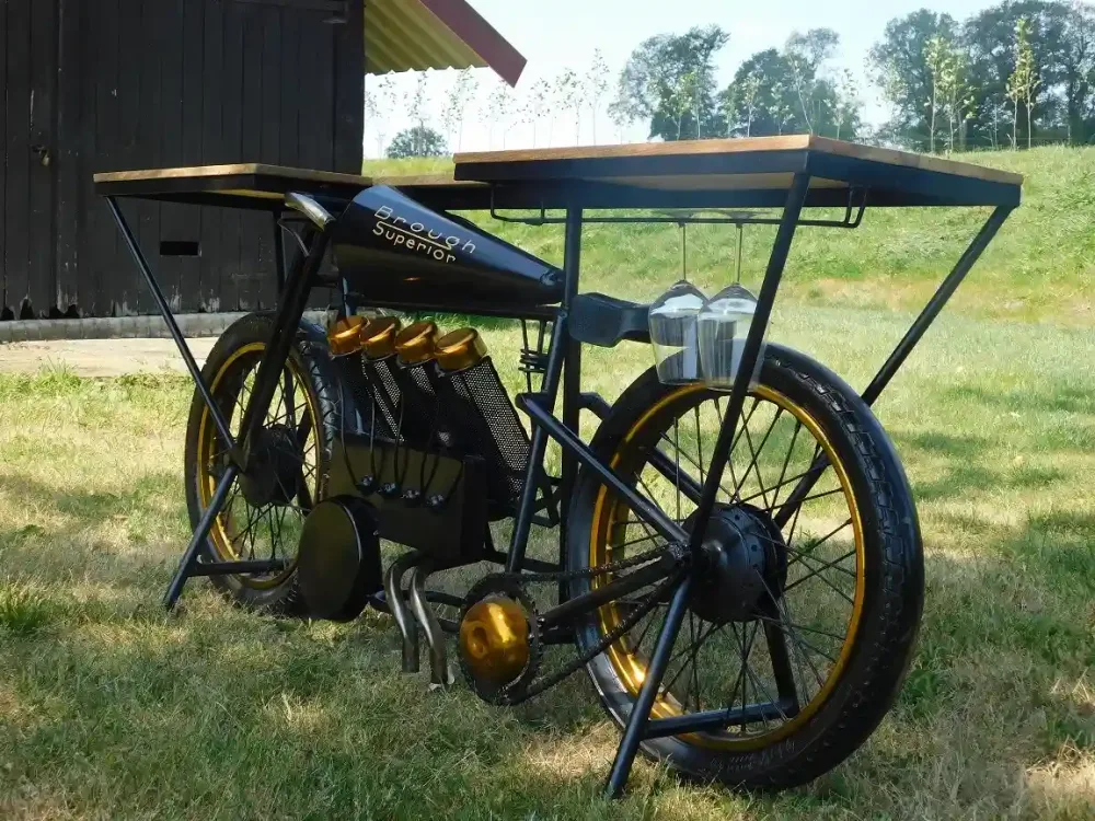 Table d'appoint moto – table de bar industrielle avec casier à vin