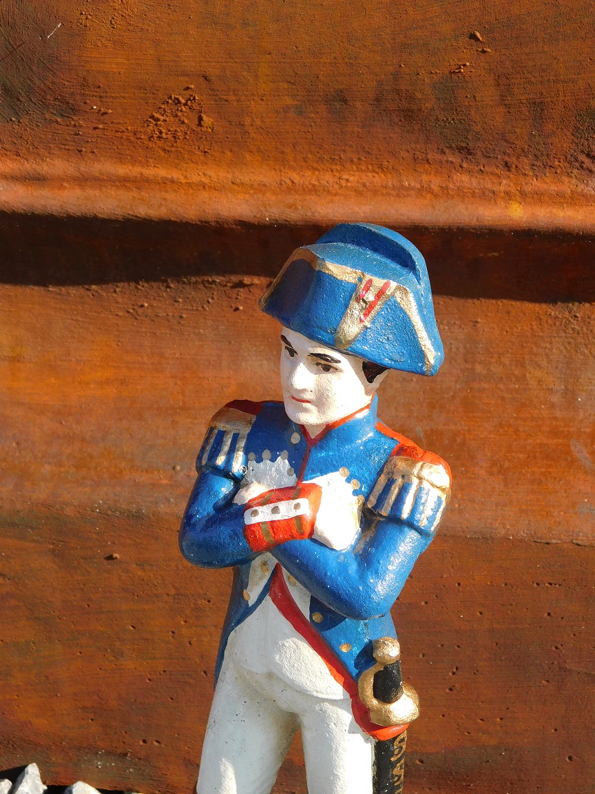 Statue von Napoleon aus Metall in Farbe
