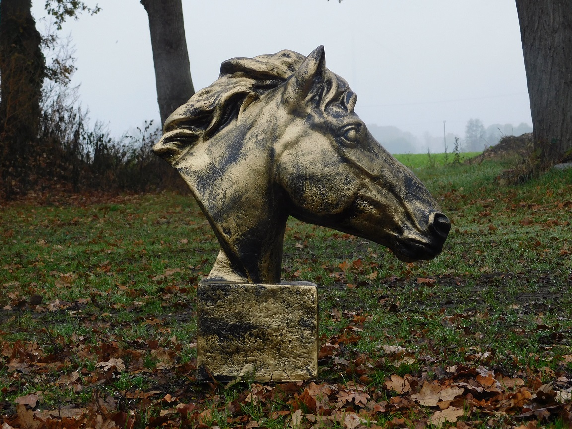 Gartenstatue Pferd, Pferdekopf Statue groß, gold mit schwarz