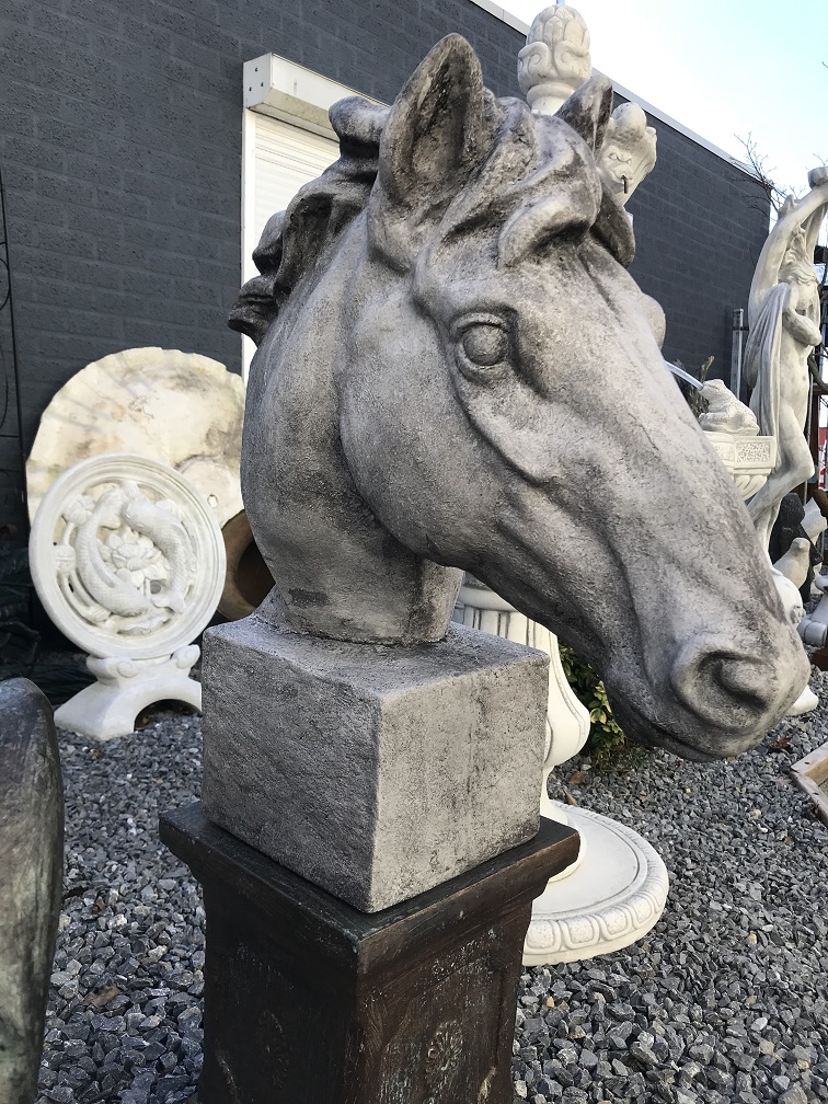 Detaillierter Pferdekopf aus Polyresin, großer Pferdekopf, Gartenstatue
