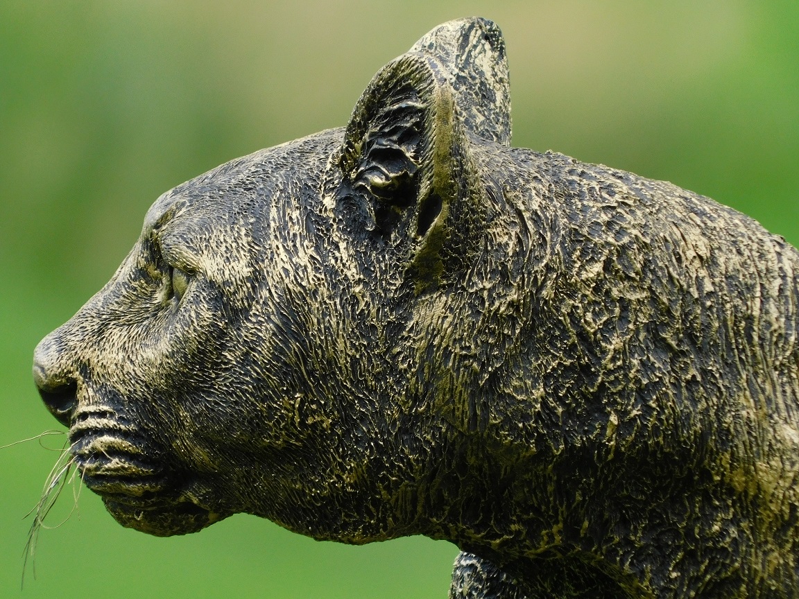 Gartenstatue Panther, hochwertiger Polystone, Leopard Gold Schwarz