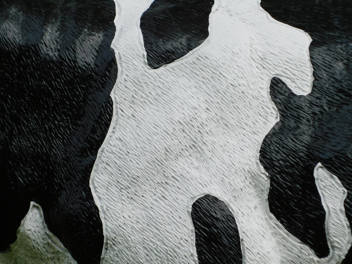 Tuinbeeld koe, beeld (sterk) kunststof, dierenbeeld koe met hoorns