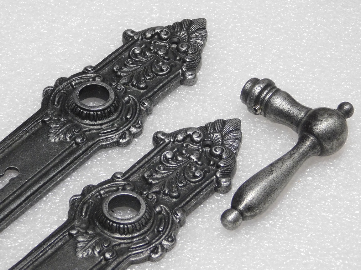 Set deurbeslag 'Classic' - klinken en deurplaten BB 72 - gietijzer verzinkt