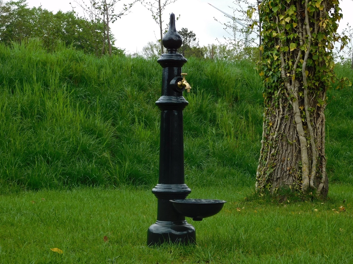 Relaxdays Fontaine de jardin/terrasse, design antique, robinet, bac, H x L x P : 72 x 26 x 31 cm, vert foncé - Jardin