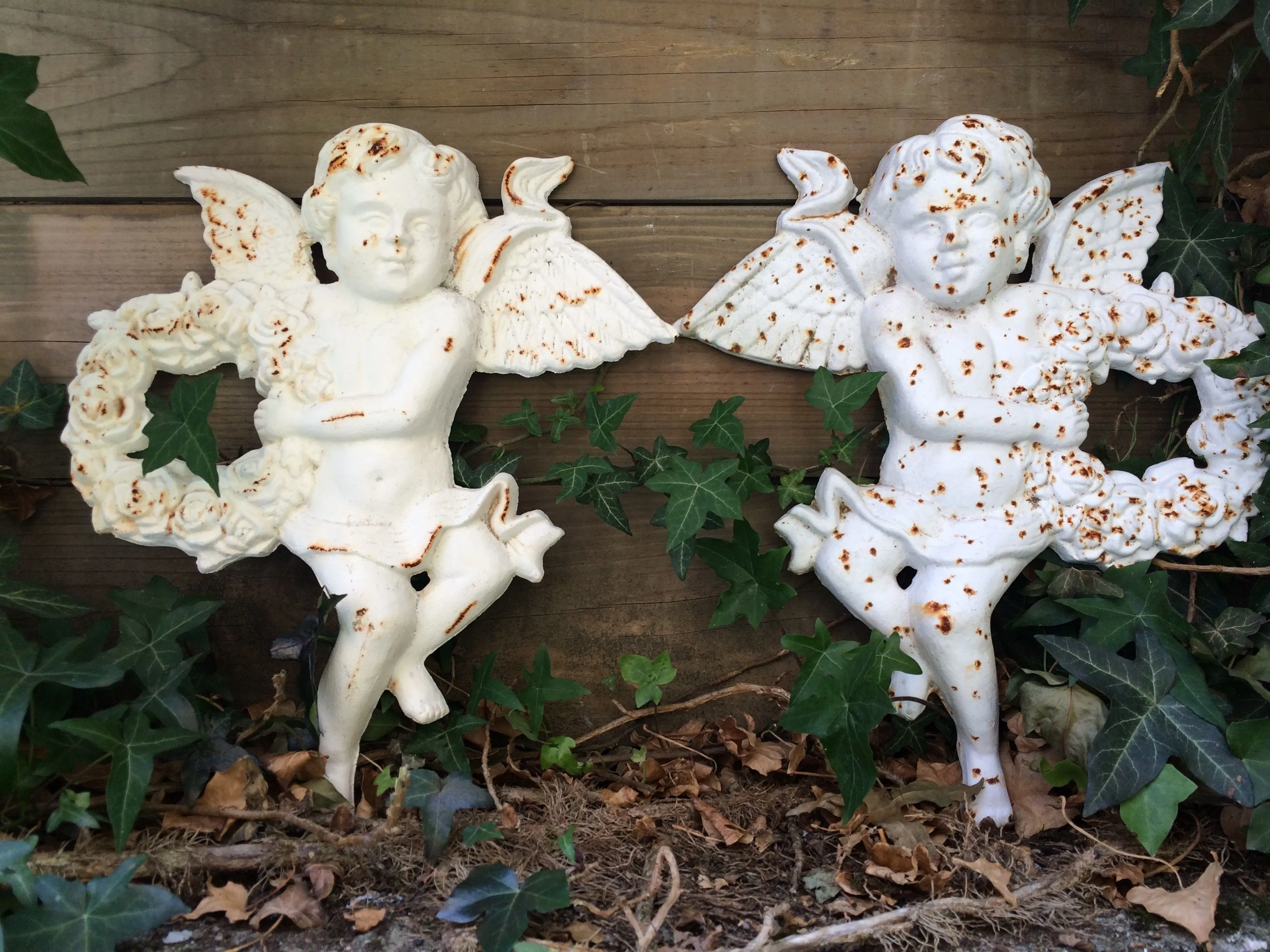 Sculptures de figurines en bois - ange Cupidon - ange