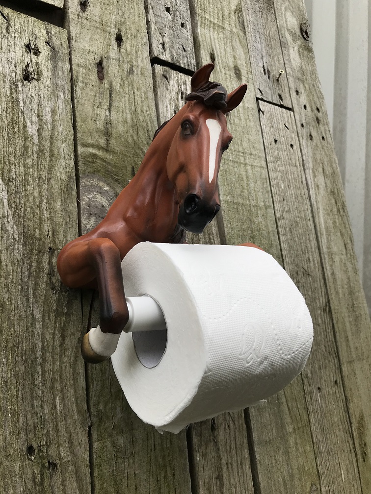 Een toiletrolhouder in de vorm van een paard, leuke decoratie!