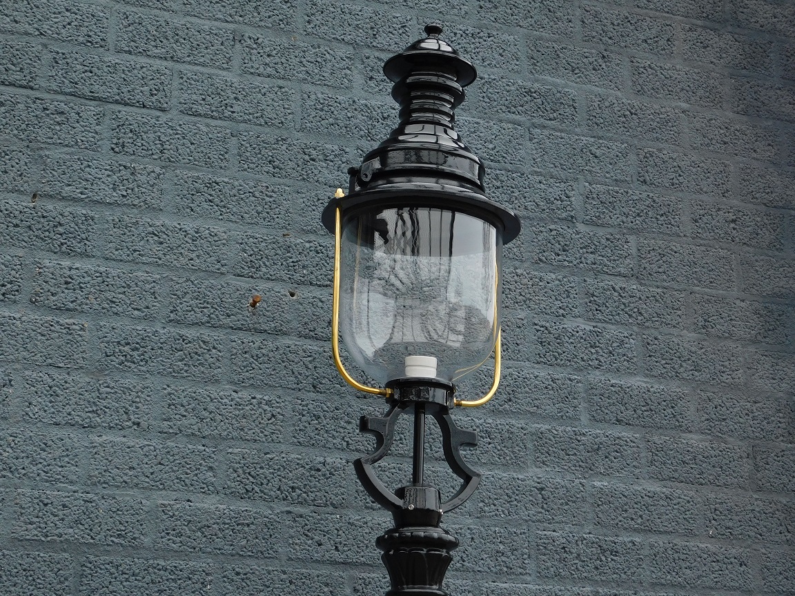 Lantaarn 'Unique' - buitenlamp, staande lantaarn - zwart