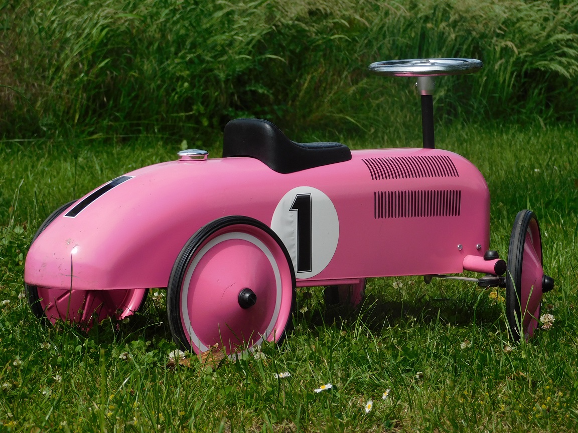 Voiture rose vintage – métal – Vilac – 80 cm – voiture pour enfants
