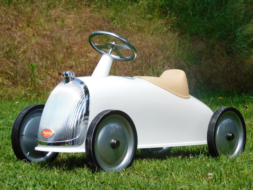 Voiture blanche vintage – métal – 85 cm – décoration unique