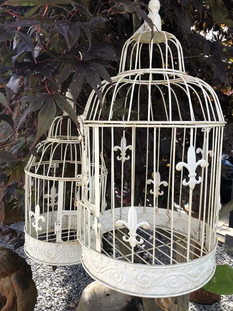 Rechtsaf Maaltijd orgaan Set mooie ronde witte metalen vogelkooitjes, heel fraai in ontwerp!! -  houseandgarden.shop - dé webshop voor decoratie in én om het huis!