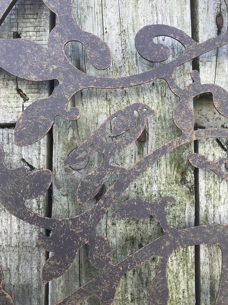 Metalen muurkunst, levensboom en vogel muurdecoratie, familiekunst muurdecoratie, eetkamer woonkamer slaapkamer buiten tuin opknoping zwarte decoratie (3 vogels inbegrepen), 50 x 50 cm
