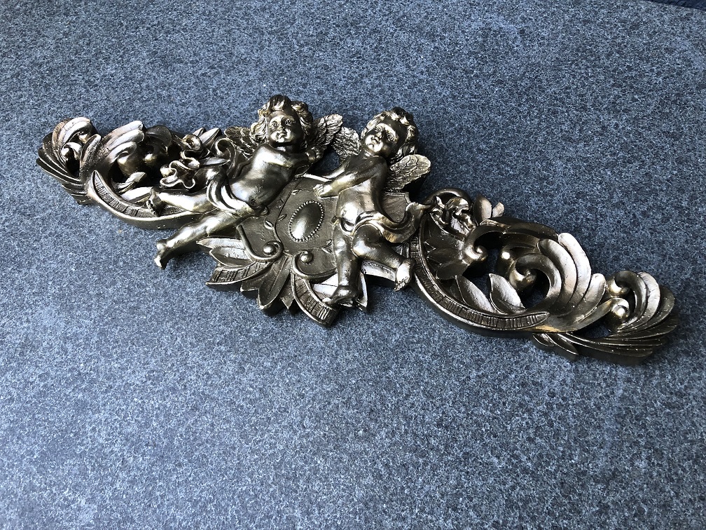Engelen wandornament, kaststuk, polystone-brons-gold-kleur.