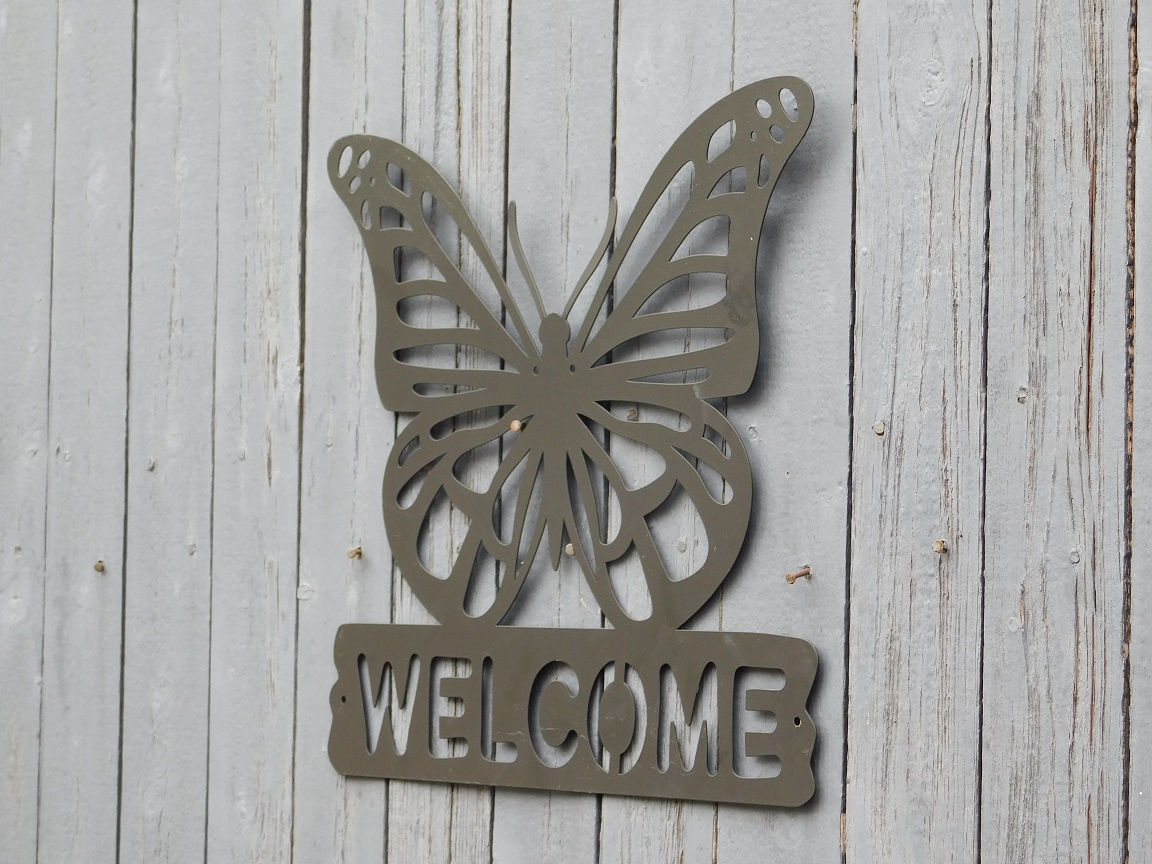 Wandschmuck 'Welcome' mit Schmetterling - Metall