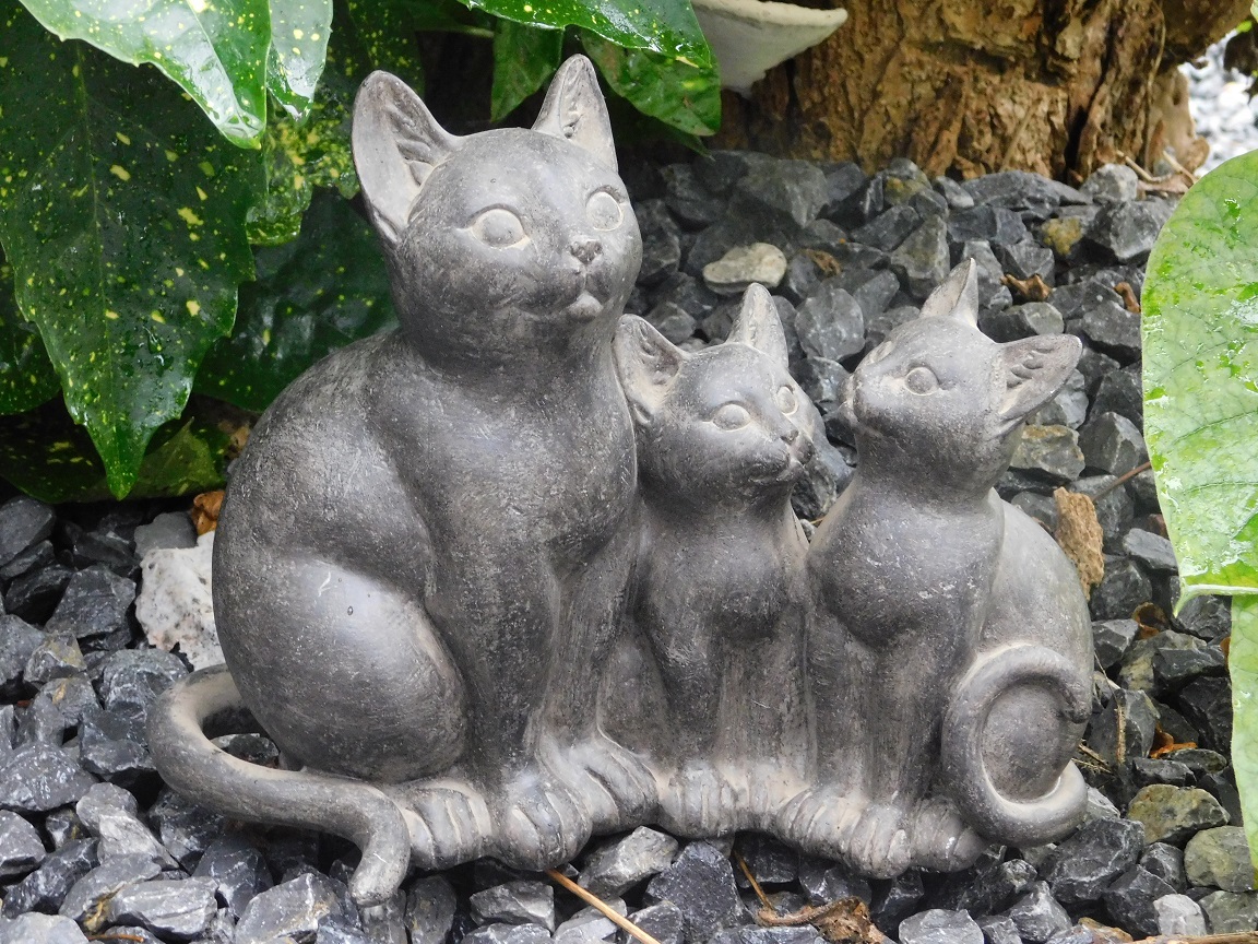 Prachtig beeld kattenfamilie, polystein, antraciet.