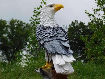 Adler XL – schwarz/weiß – Polystone – 65 cm – Dekofigur