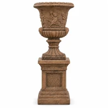 Bloempot met engelen – 145 cm – oxide op sokkel – steen