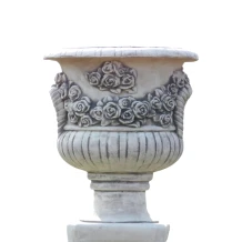 Bloempot met rozen – 50 cm – sierlijk reliëf – steen