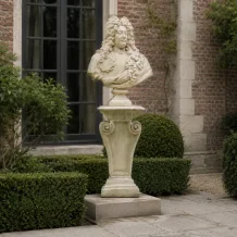 Lodewijk XIV op grote zuil – monumentaal standbeeld