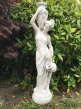 Waterornament waterkruiken - staande vrouw - tuinbeeld