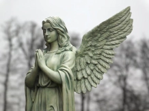 Biddende engel - polystone beeld - 96 cm - handgeschilderd