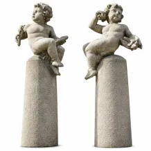 Klassieke set van 2 Putti op sokkel - 130 cm - vintage steen