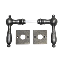 Set klinken en klinkrozetten vierkant - gietijzer verzinkt - klassiek