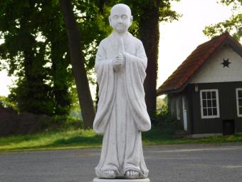 Moine de salutation - sur socle - en pierre - 93 cm de hauteur