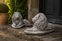 Liggende leeuwen - stenen dierenbeeld - 65 cm - set van 2