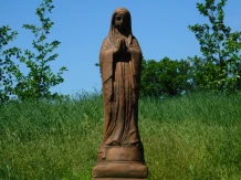 Maria - sur socle - pierre - 129 cm - oxyde - détaillé