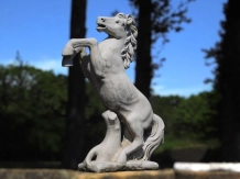 Steigerend paard - stenen dierenbeeld - 130 cm - klassiek