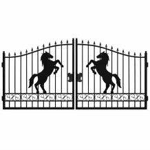 Smeedijzeren poort – 433 cm breed – met steigerend paard