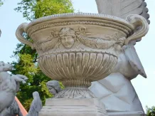 Vase de jardin ovale – 60 cm de haut – style français – en pierre