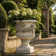 Bloempot met rozen – 50 cm – sierlijk reliëf – steen