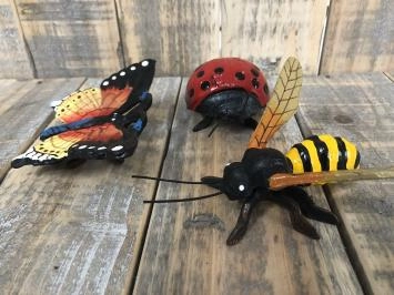 Insectes en fonte - abeille, papillon et coccinelle
