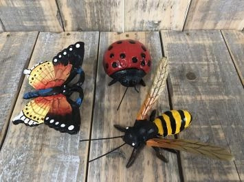 Insectes en fonte - abeille, papillon et coccinelle