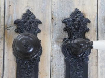 Deurset: deurknop Belli, 2 backplates engel, antiek ijzer, PZ92