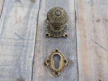 Deurbeslag antiek:  met koperen knop, deurknop en rozetten