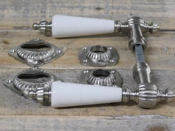 Ensemble de quincaillerie de porte - serrure cylindrique adaptée - nickel mat avec poignées en porcelaine blanche