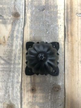 Bouton de porte avec rosace, fer forgé, sur pied fixe