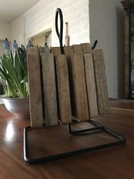 Porte-étagère avec 6 petites étagères / plateaux en bois