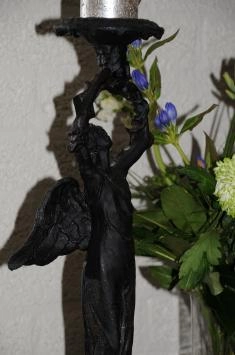 Schöner, schwerer Engel-Leuchter aus schwarz-rostigem Metall