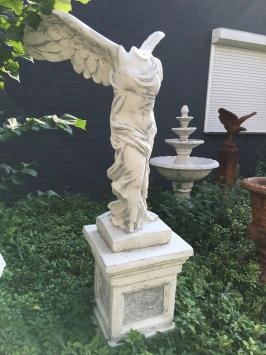 Engel - Nike - auf Sockel - Steinstatue - 165 cm - klassisch