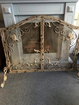 Haardbescherming, spatscherm , Victoriaans smeedijzer , kleur white-rust
