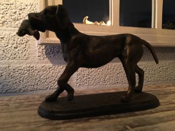 Jachthond met prooi in brons-metaal-look